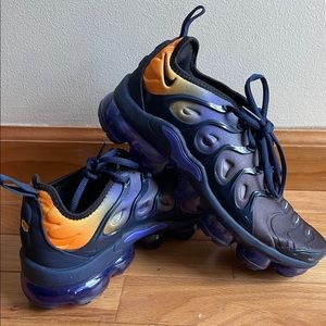 Nike Air Vapor Max Plus women’s 7.5